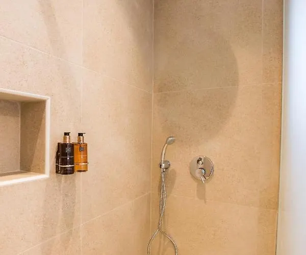 Two Goats * Kirá Panajá